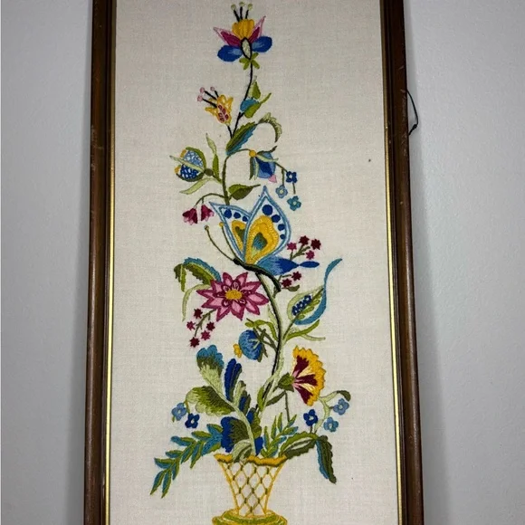 Vtg Framed Crewel Embroidery Flowers Floral Bouquet Needlework Art on Linen